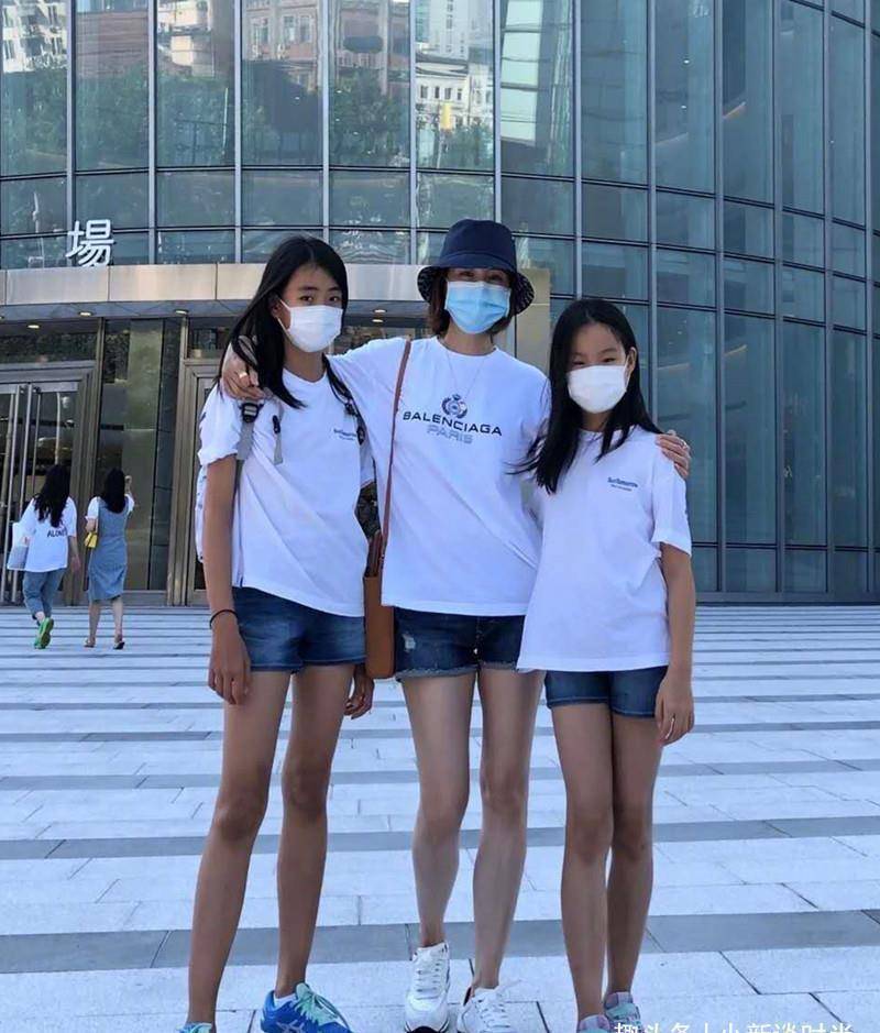 佟大为秀女儿长腿照,年仅12岁身高赶上爸爸,发育也太好了_方面_关悦