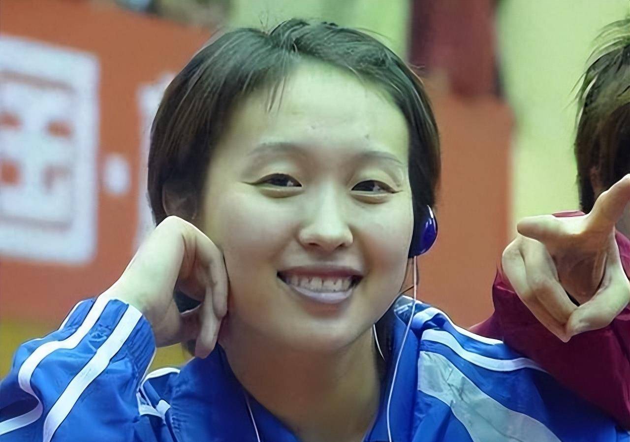 2009年国乒女神白杨退役,隔年被武警大队录取,已成武警上校参谋_马琳