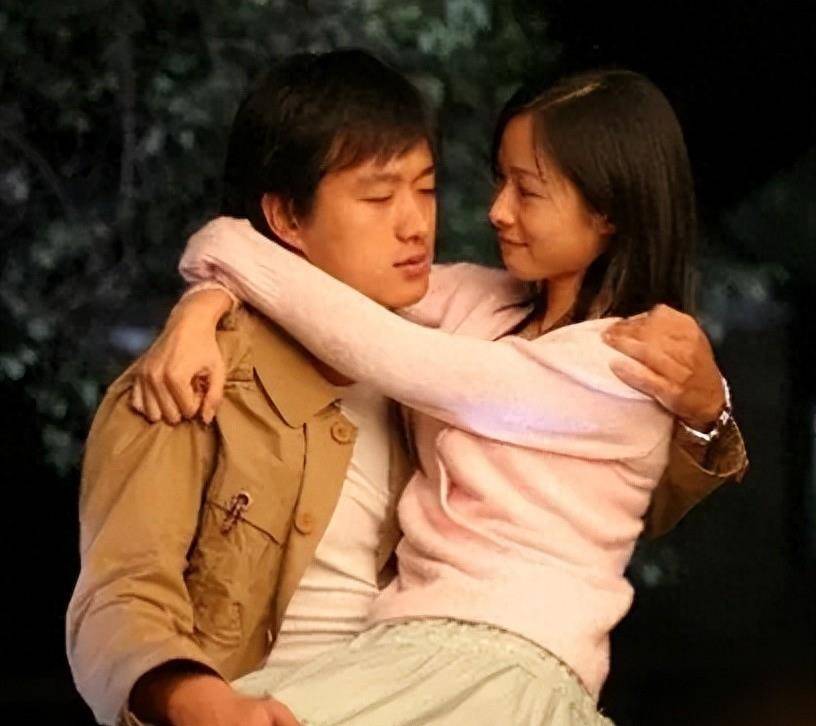 2008年,江一燕与香港著名演员吴镇宇合作电影《双食记》