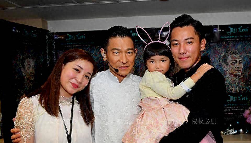 女星嫁刘德华干儿子喜怀第三胎,父亲回来探望却在居家期突然离去