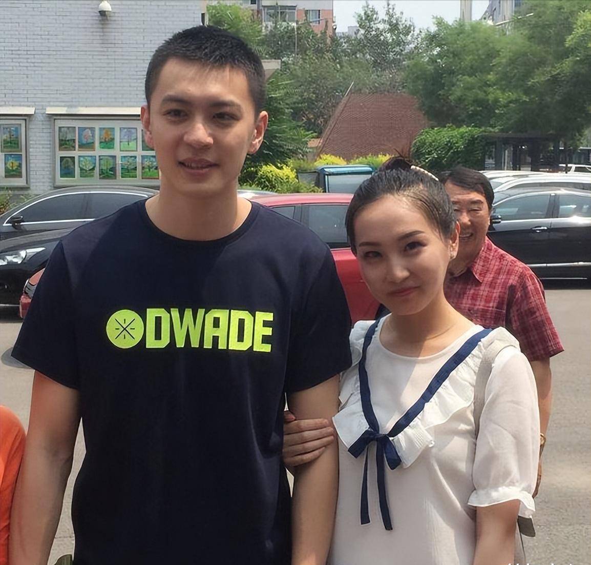 球员 教练生涯,杨鸣19年间赚了多少钱?