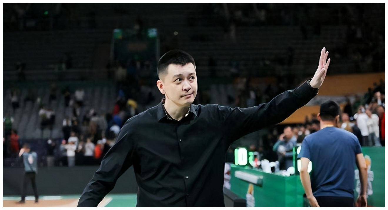 辽篮换帅真因曝光,三大爱徒闪耀国家队,三连冠卫冕悬了_杨鸣_续约_主