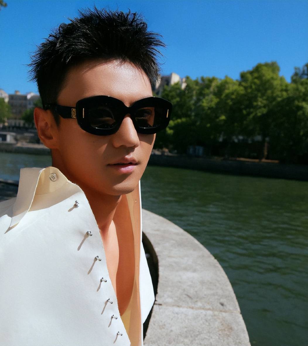 这也是宁泽涛在离开运动场之后唯一一个通过公开媒体和生活大众传递