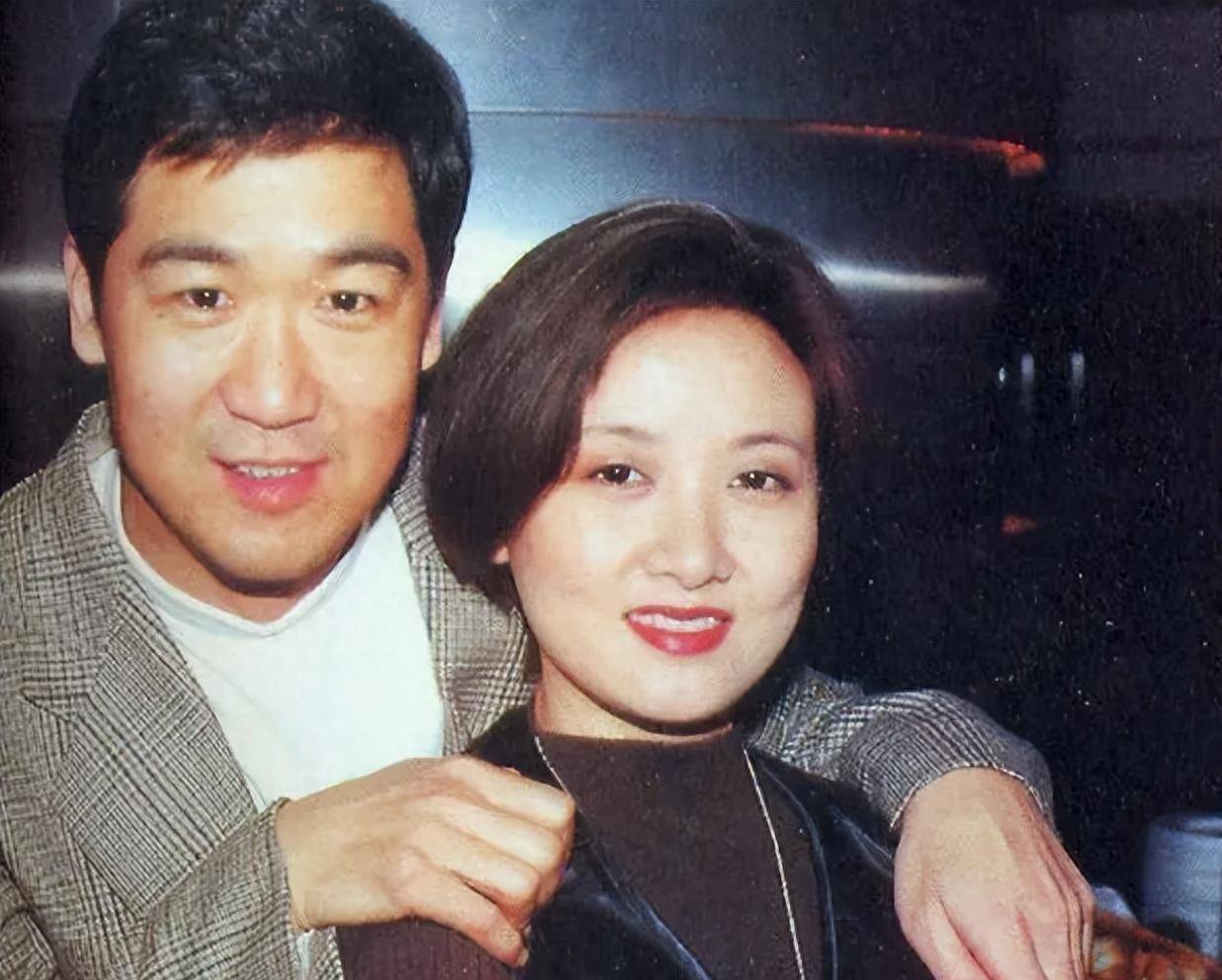 四年后,《死水微澜》剧组中两人再次相遇.