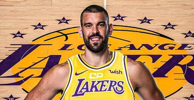 浓眉_詹姆斯_海耶斯