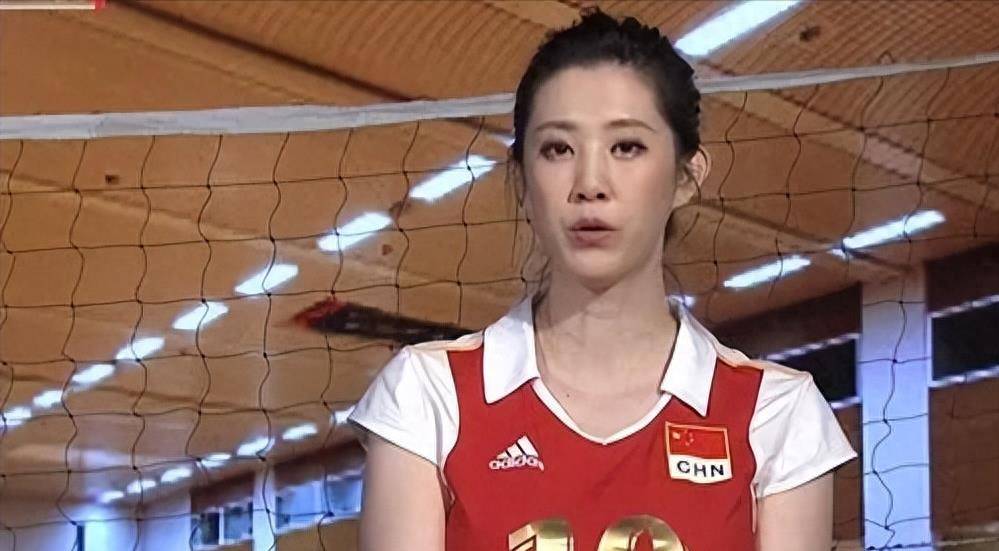 排球女神薛明:曾与刘翔传绯闻,闪婚嫁央视编导后离婚,今怎样?