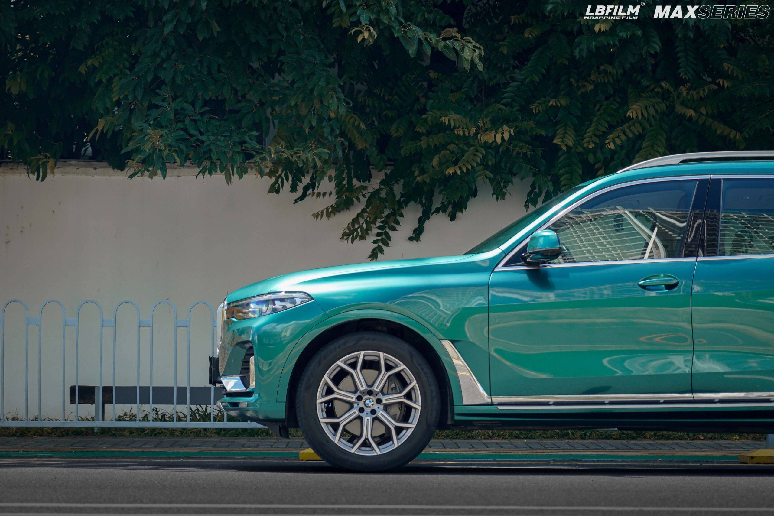 lb改色膜液态金属孔雀绿,冷色调颜色中非常治愈的颜色_搜狐汽车_搜狐