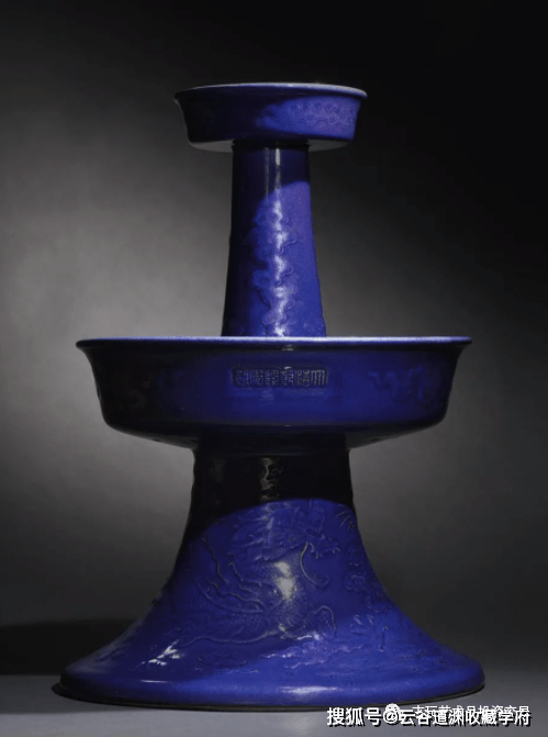 价值几百万的清代蓝釉瓷器，一个蓝釉瓶七百万的成交价！_搜狐网