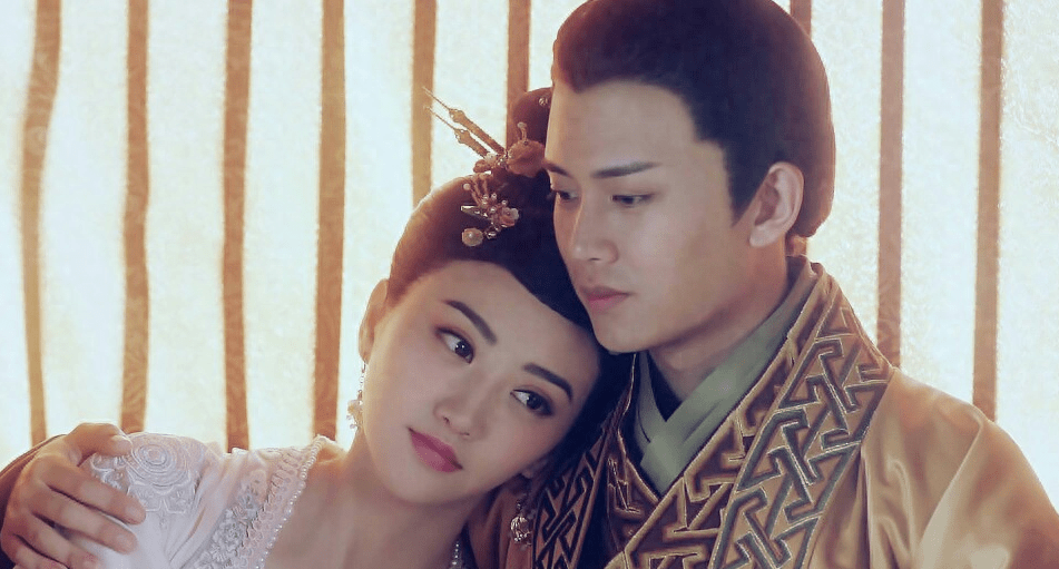 任嘉伦5年10部主演,配角不再细说,网友:剧情不值得推敲_发展_反响