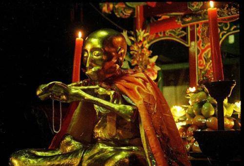 中国最"罕见"的寺庙,庙内14座佛像全是肉身佛,常发生一件怪事_无暇