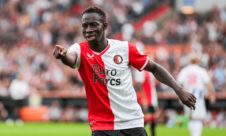 纽卡斯尔联租借球星扬库巴·明特的梦幻欧冠首秀_费耶诺德_yankuba