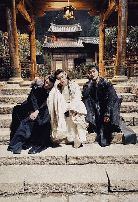 微博@孙晨竣微博@孙晨竣《云之羽》幕后花絮:宫家,无锋一家亲微博@田