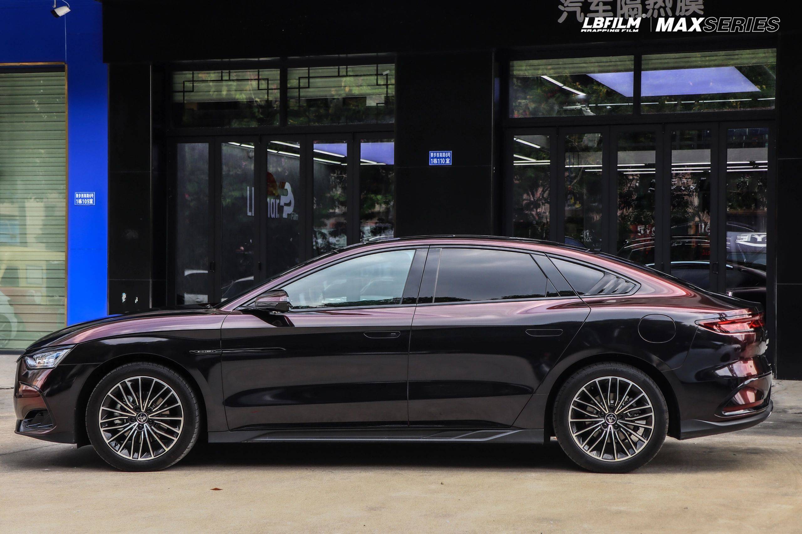 比亚迪汉lb改色膜颜色黑魅红,既高贵热烈 又沉稳内敛