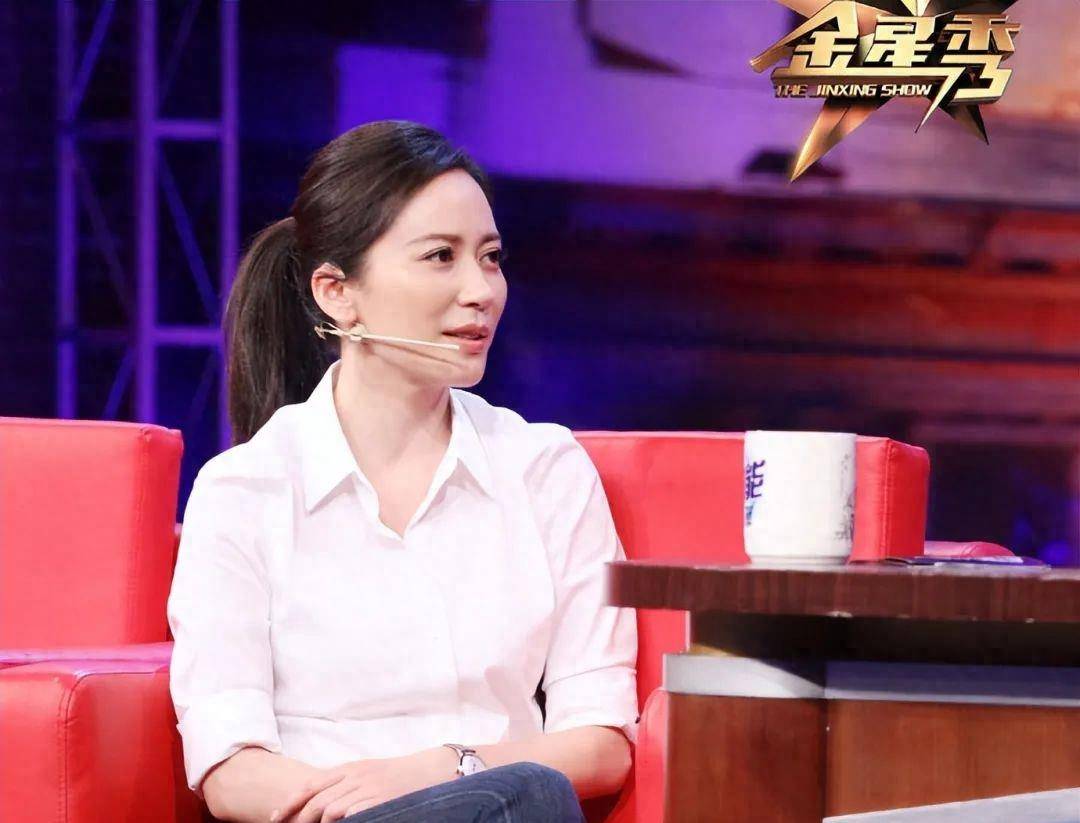 俞飞鸿回答:"还没结婚."金星继续问,你恋爱了吗?