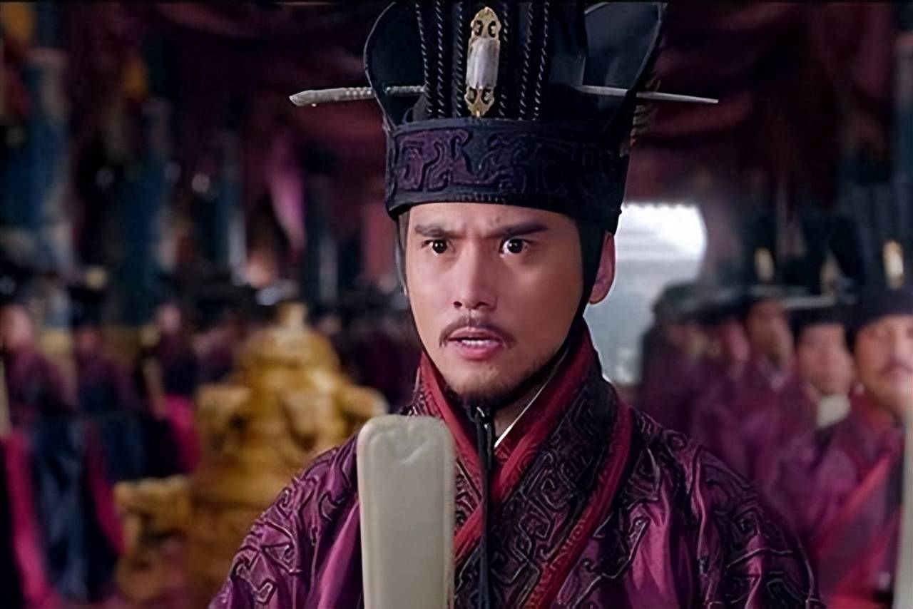 终于没有再推辞,马上走马上任了,在做左冯翊的时候,很认真负责地处理