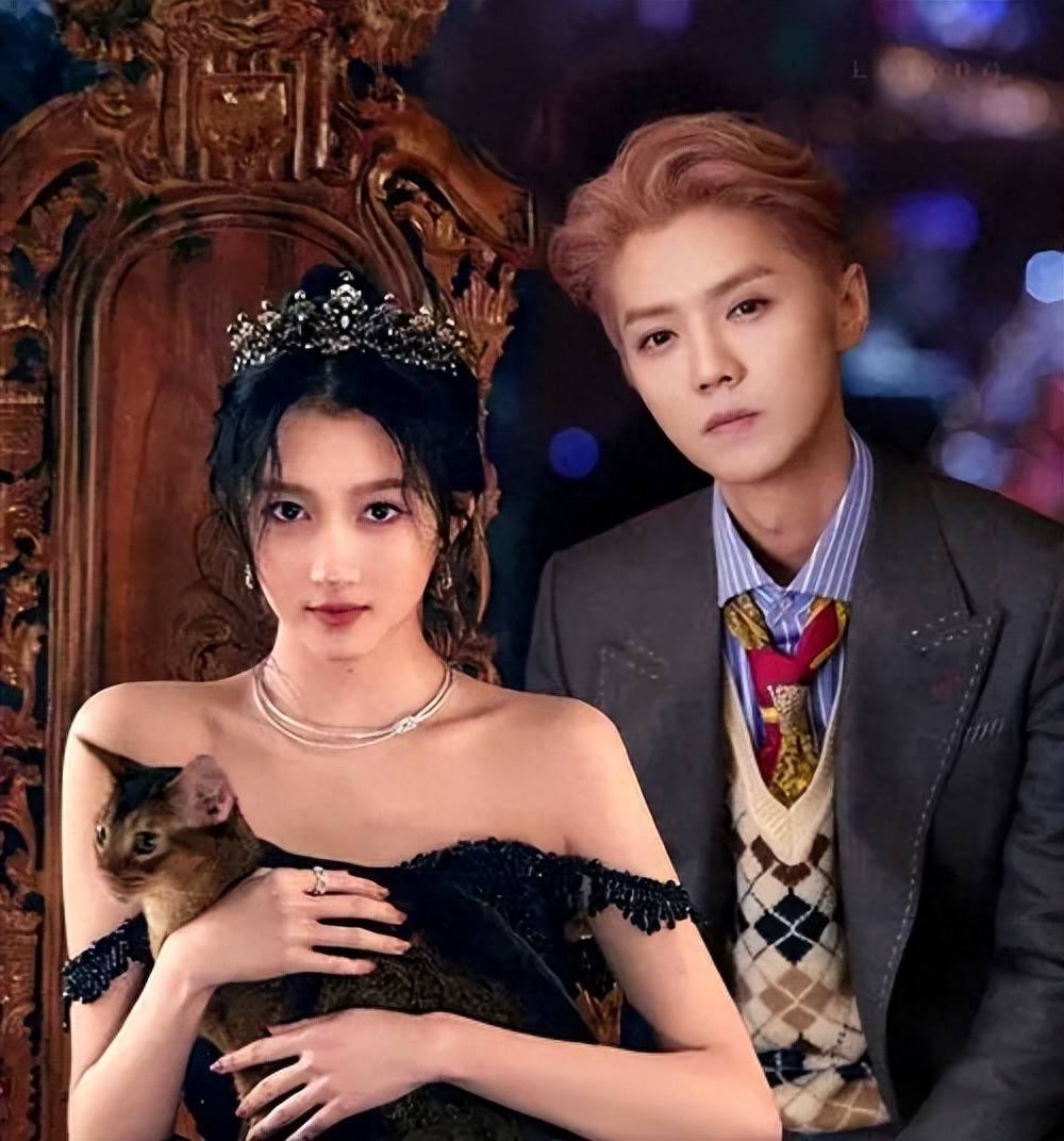 鹿晗连续7年为关晓彤庆生,中指戴戒疑订婚,网友喊话赶紧结婚_生日