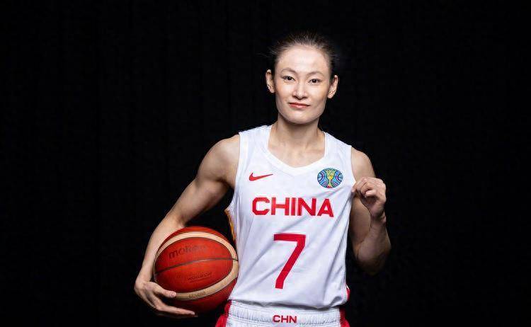 杨力维,覃海洋担任亚运旗手!_姚明_李楠_奥运