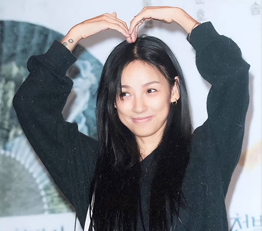 44岁李孝利想卷土重来,承认自己患"抑郁症",要放弃老了的念头_济州