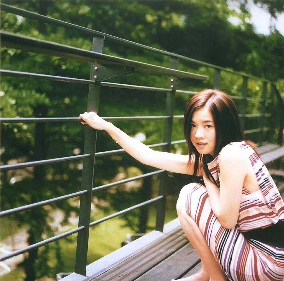 曾志伟前妻王美华:2段婚姻3个女儿,和前夫分手后还是家人_曾宝仪_爸爸