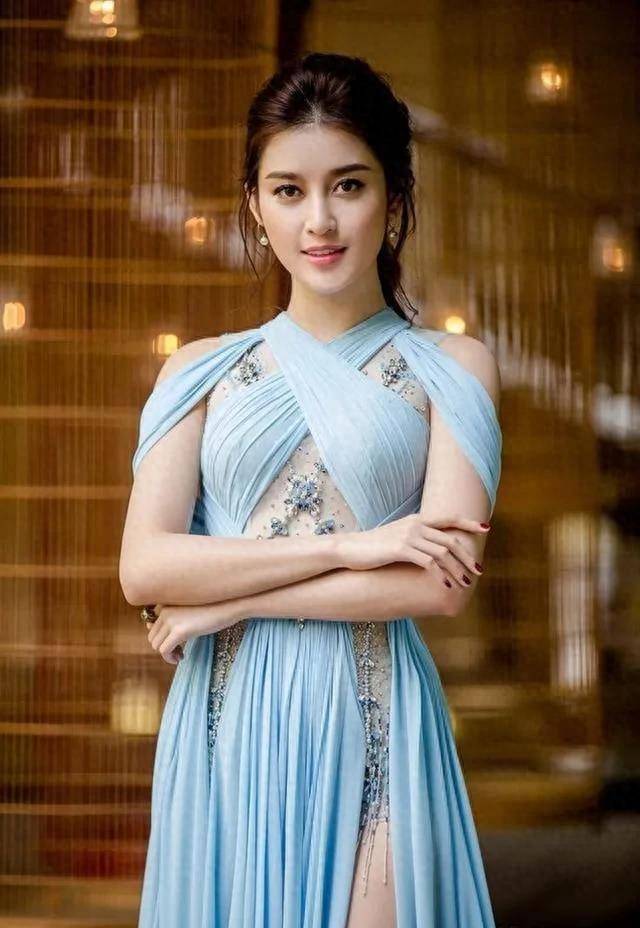 国外第一美女nguyen,完美身材颜值天花板,果然名不虚传_阮陈玄_身高