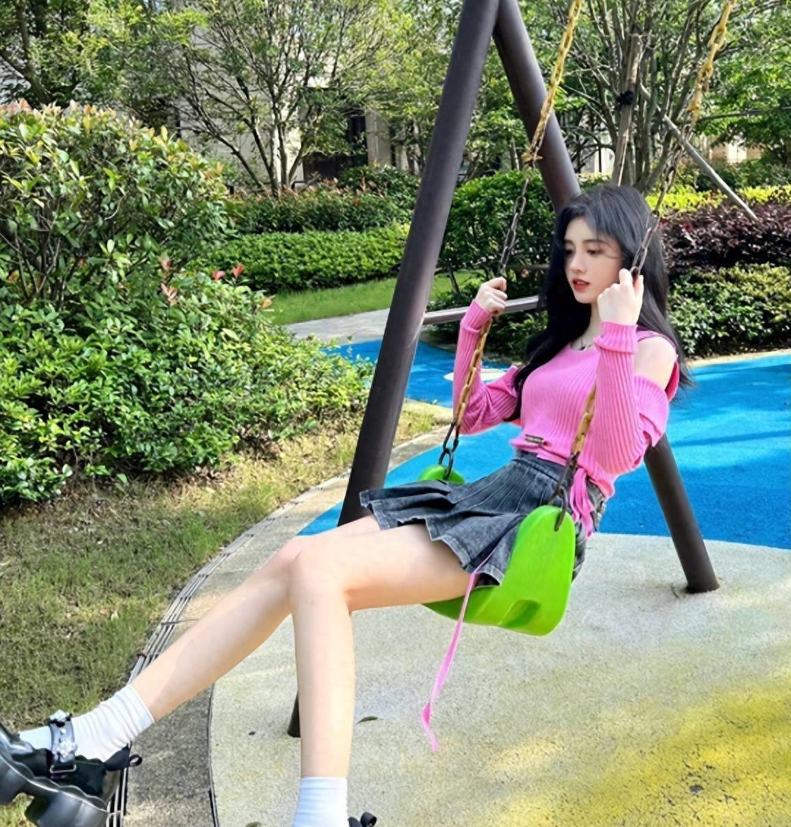 四千年美女鞠婧祎罕晒性感照!