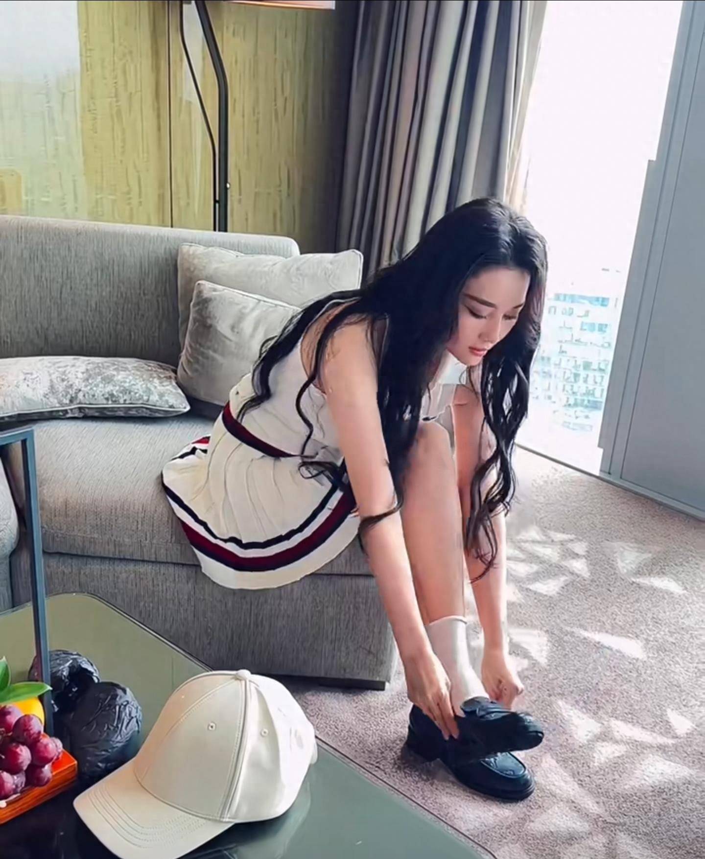 张馨予晒风景照惹争议!