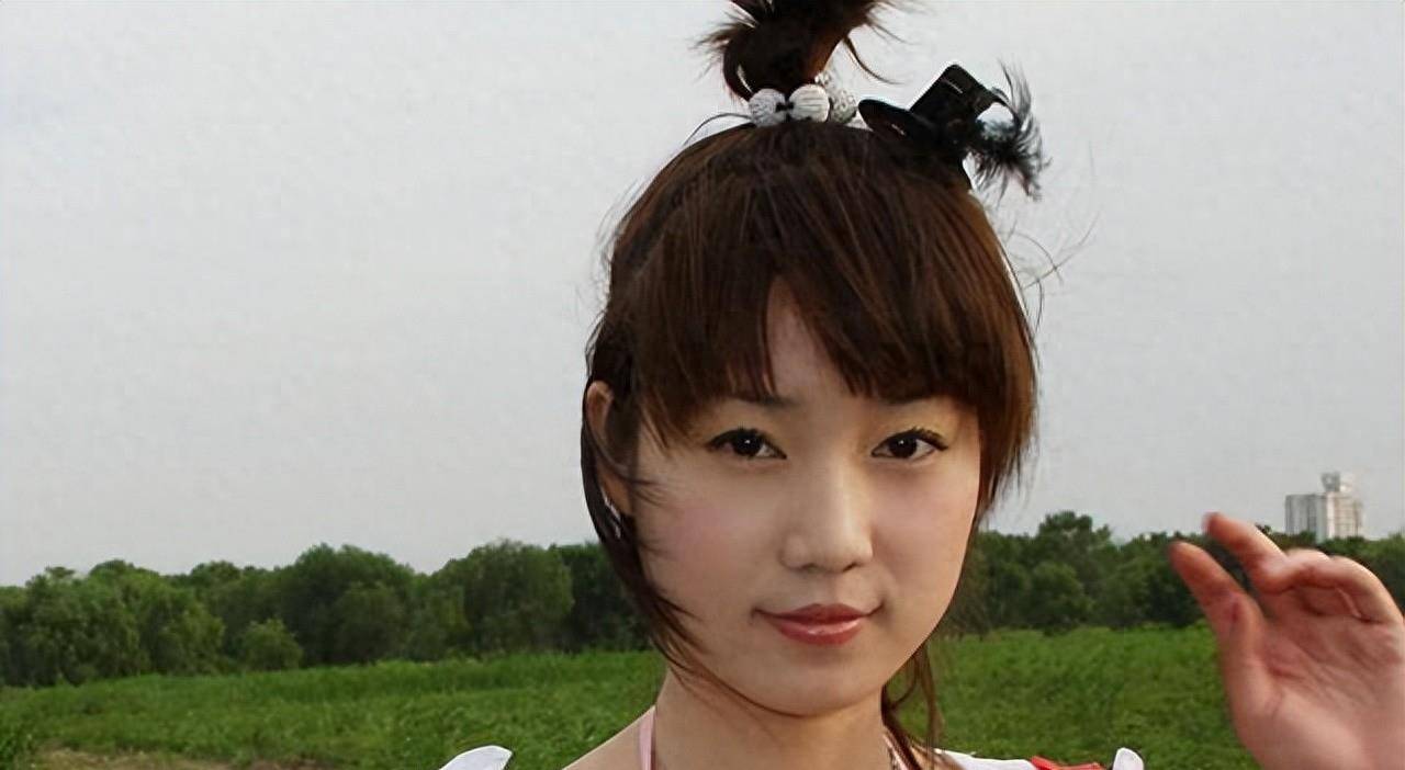 "最红裸模"张筱雨,出道一年拍21套人体写真,今38岁仍孤身一人