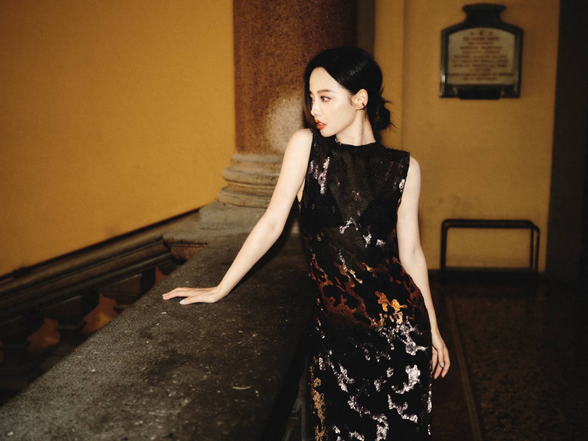 张嘉倪好媚好美!