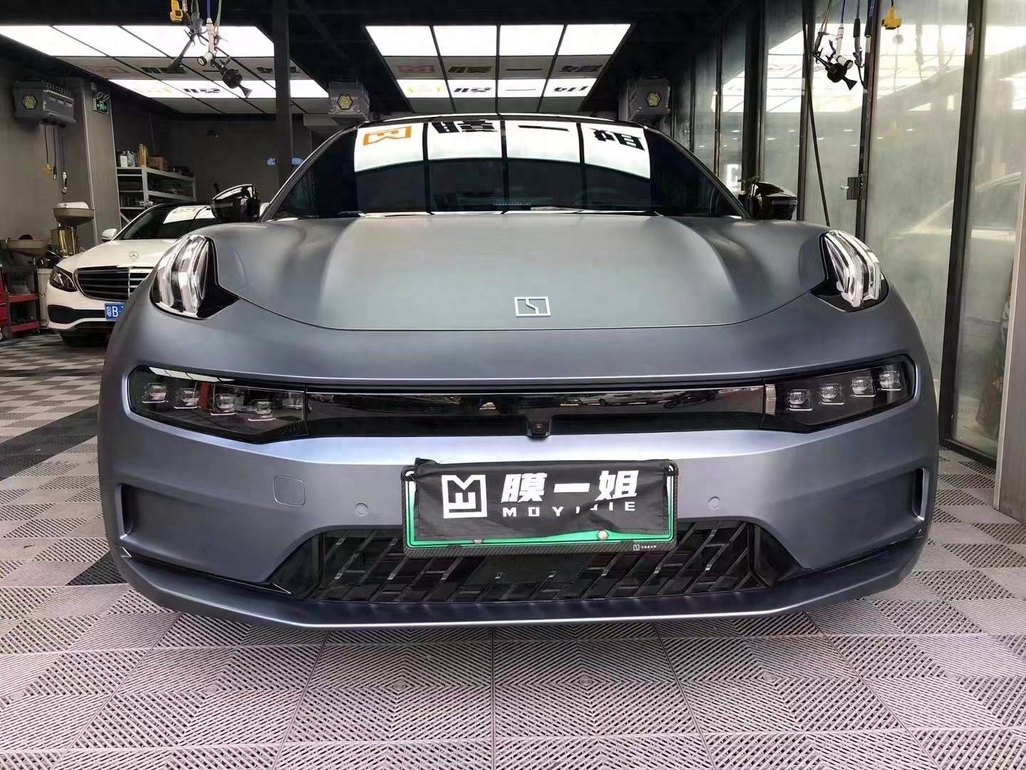 小众独特，开在街上完全不撞色！极氪001改色膜一姐超哑灰蓝_搜狐汽车_搜狐网