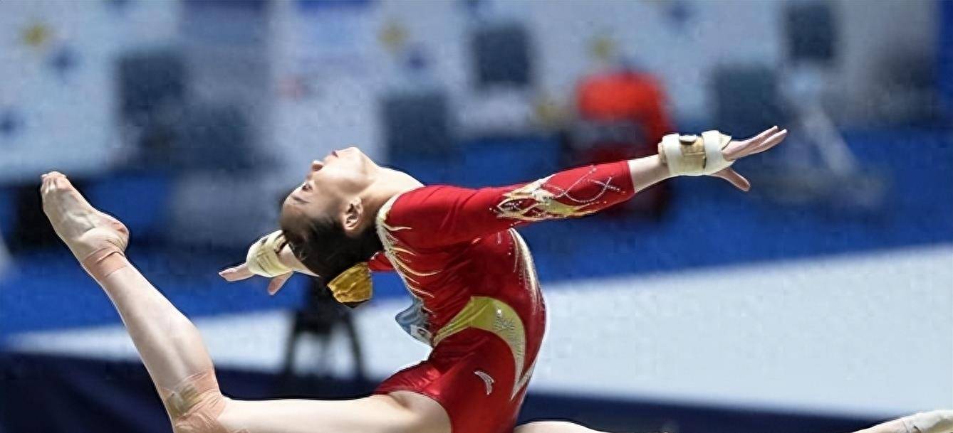 经过不懈努力,仅仅两年后,吴冰再次在全国比赛中夺魁,完成了从体操到