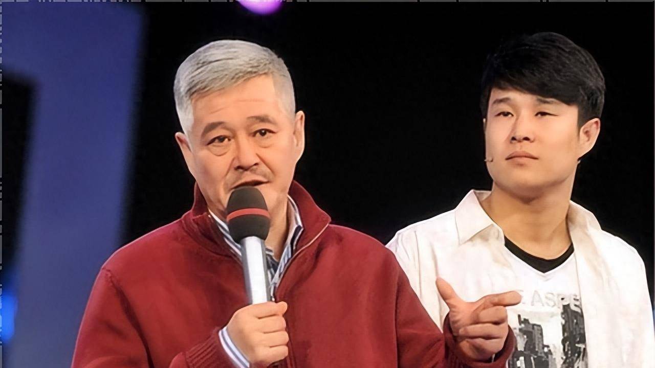 而且,当时赵本山"家大业大",弟子也不少,比如"小沈阳,宋小宝,宋小风"