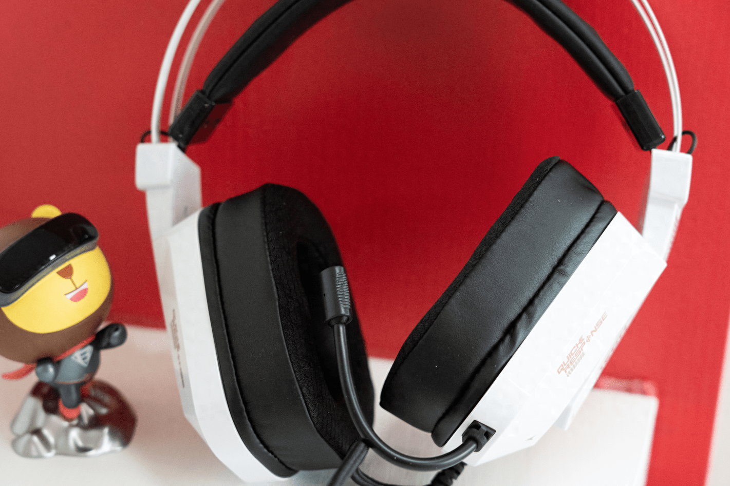 虚拟环绕7.1音效、RGB灯效颜值在线,达尔优EH732电竞耳机体验