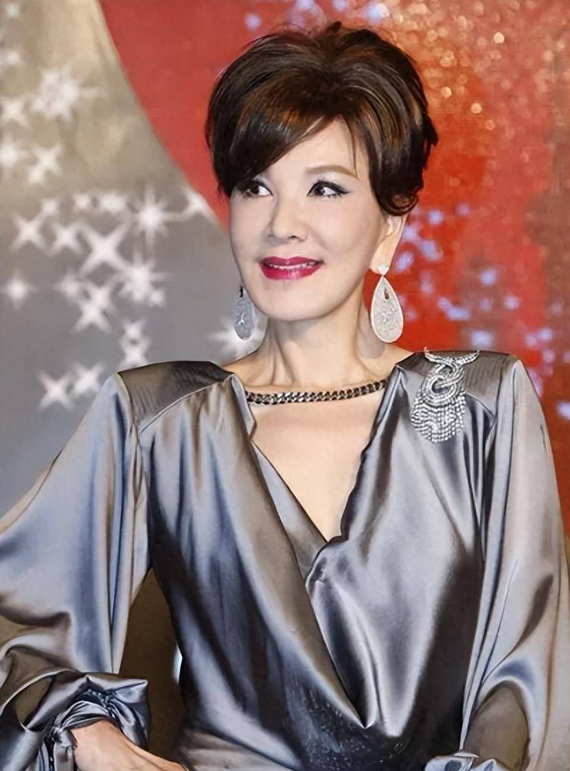 夏台凤:在《回家的诱惑》中报复渣男,现实却被同性恋老公骗婚_邹森