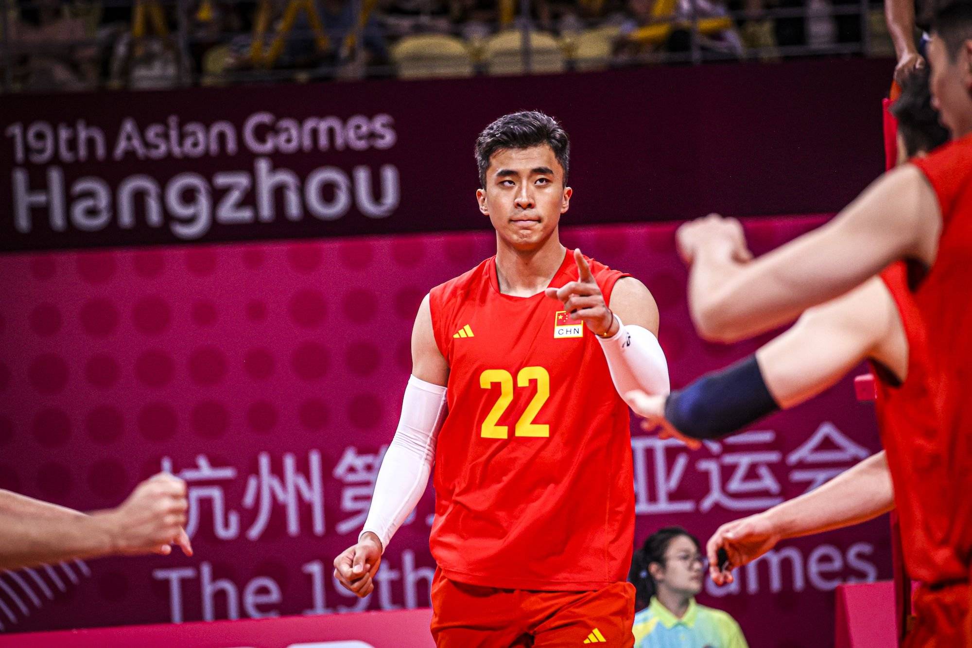 杭州亚运会男排半决赛中国队3:0轻取日本,将与卫冕冠军伊朗争冠_比赛_