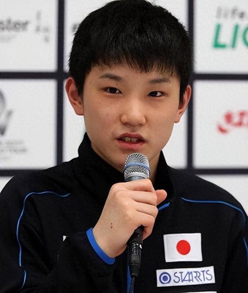 日本03输给伊朗,张本智和加入上日本后球技竟然越来越差劲了!