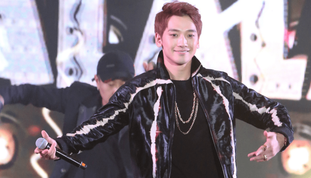 韩国人气男星rain(本名:郑智薰)2017年与天然美女金泰希结婚后,育有2