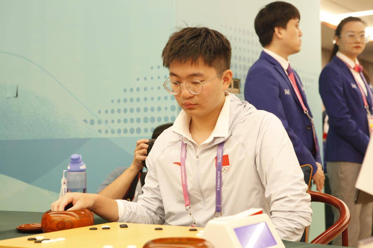 亚运围棋赛第五轮柯洁稳获小组第一,杨鼎新确保出线_朴廷桓_九段_白棋