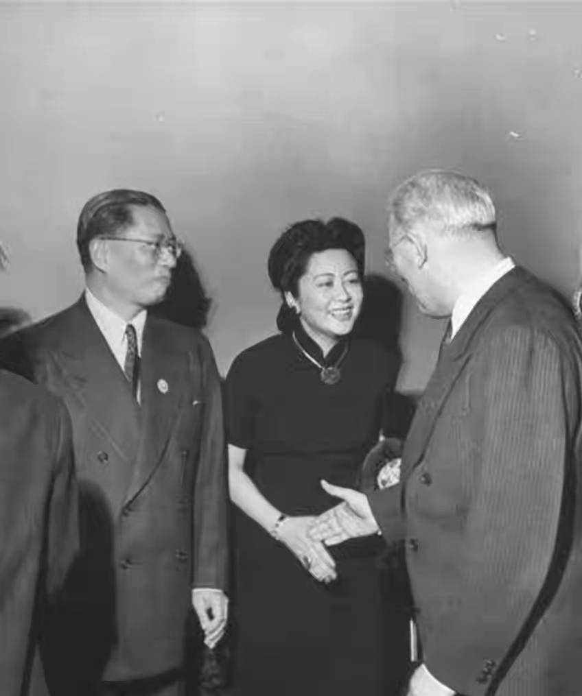 1971年,宋子文去世留下超百万美元资产,宋家三姐妹为何缺席葬礼