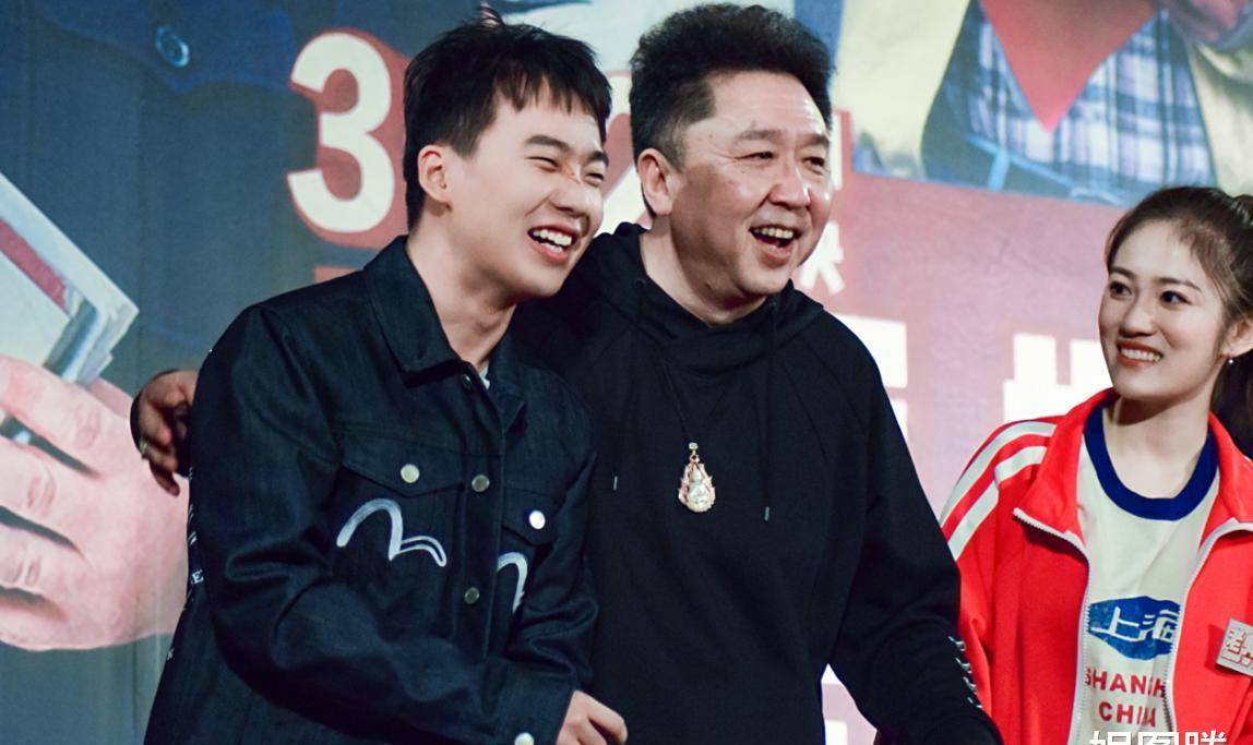 谦大爷马场与女网红玩"变装",网友喊话:小心被于嫂收拾_于谦_聂小雨