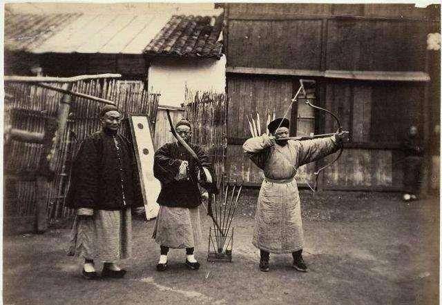 清朝不惜贷款二千多万元,终于收回了这片土地_新疆地区_左宗棠_侵略者