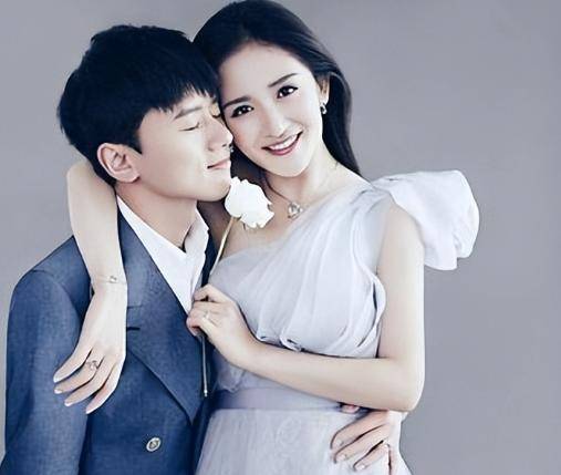 一路走来,张杰和谢娜也算是同舟共济,互相扶持,不知不觉两人已经结婚