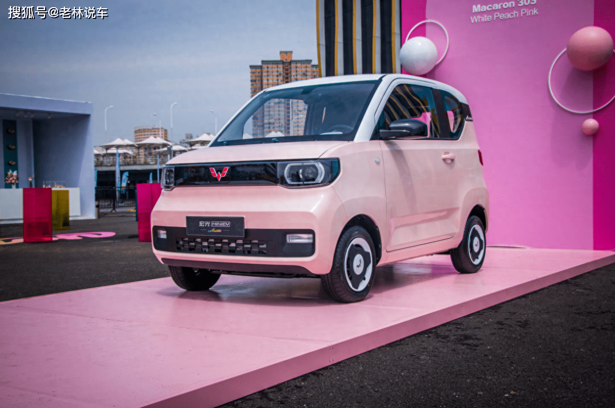 原本宏光miniev车系的价格都很亲民了,这次上汽通用五菱给到的专属