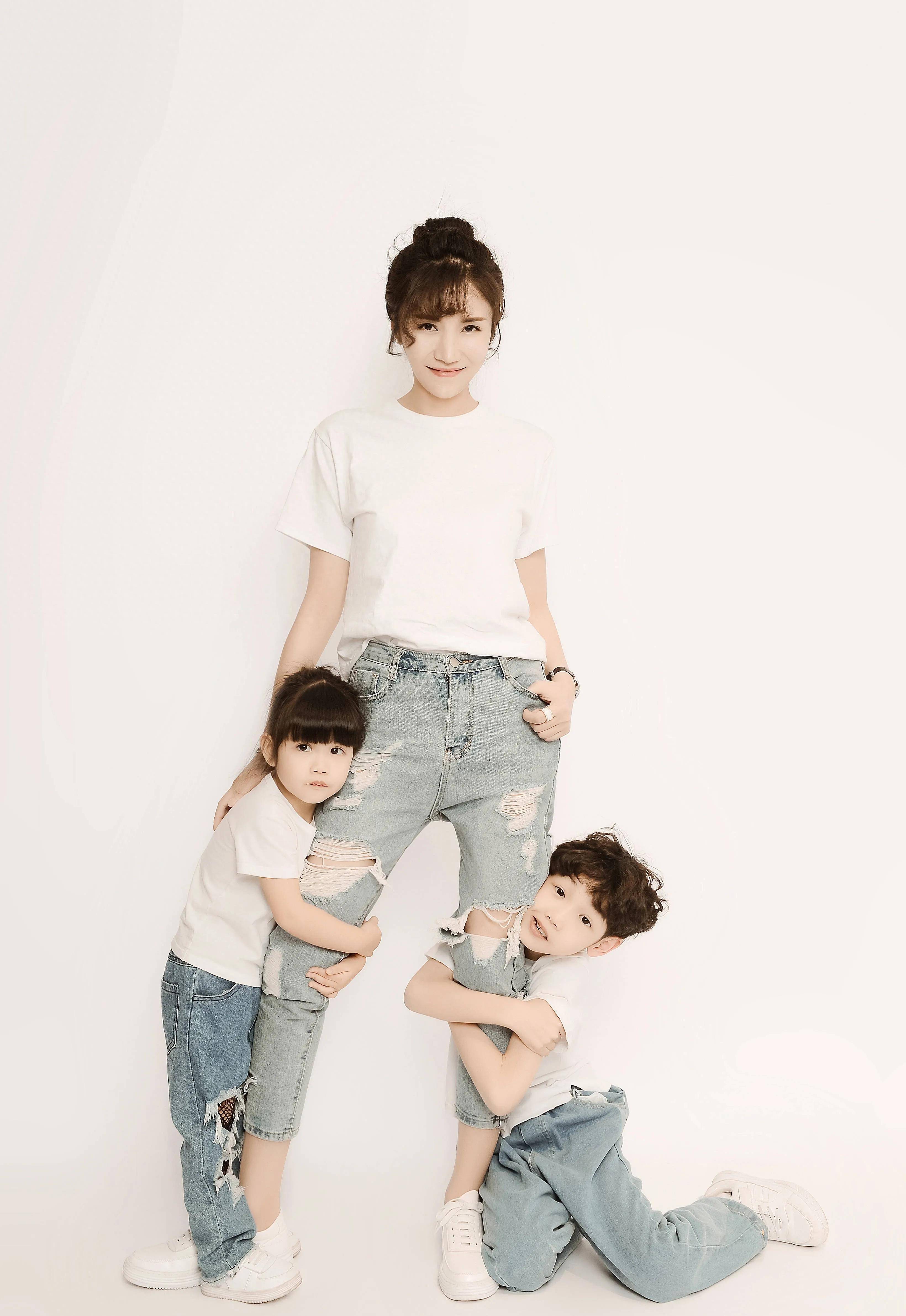 "童年女神"王黎雯,当红时嫁杨烁生一儿一女,幸福背后有泪水_成为了