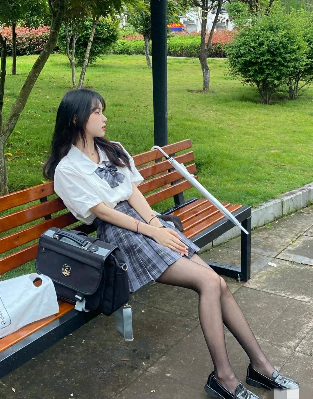 黑丝袜代表着女人的性感和魅力.