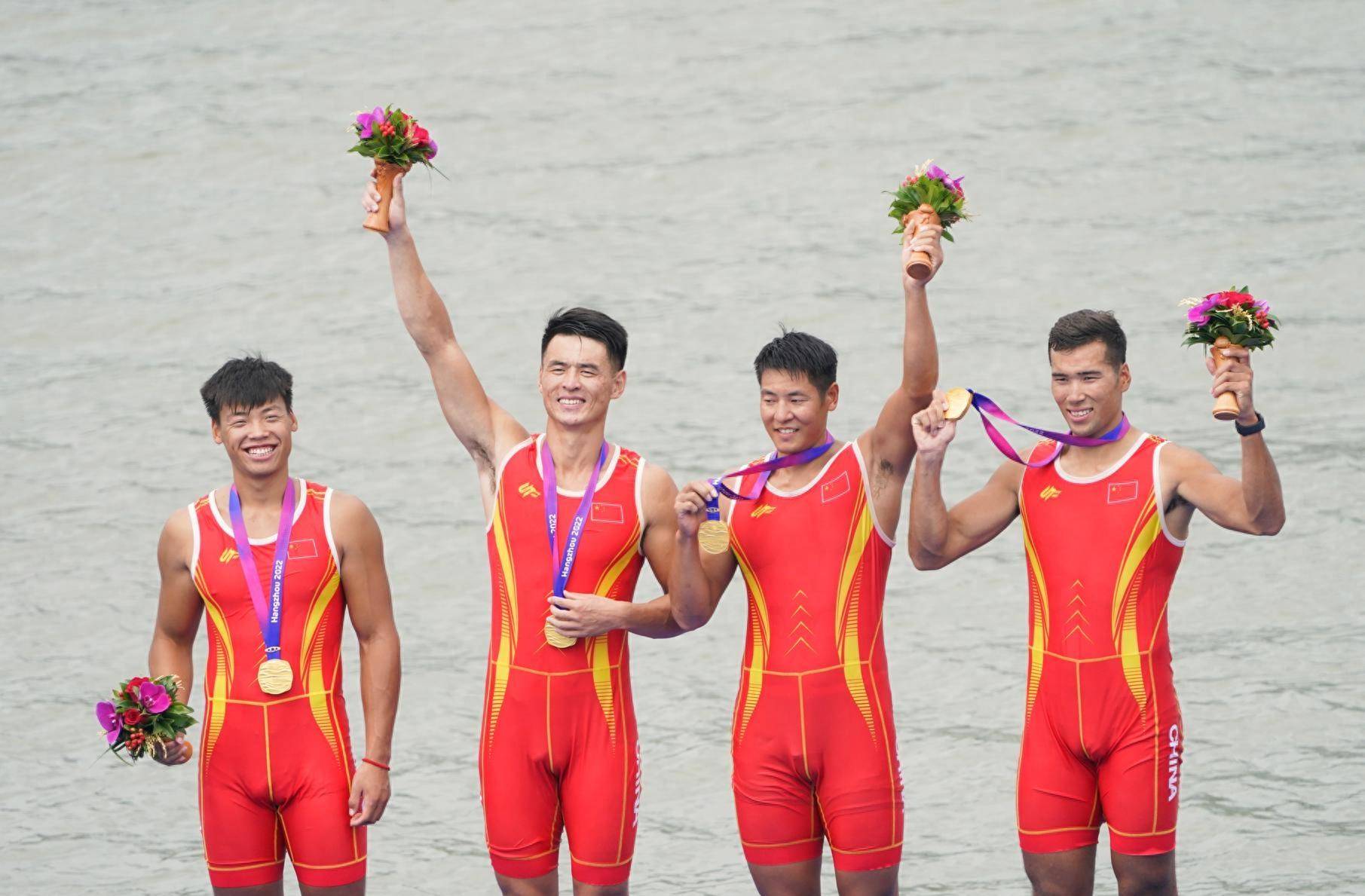 湖南选手伊绪帝获男子四人双桨金牌_比赛_赛艇_队友