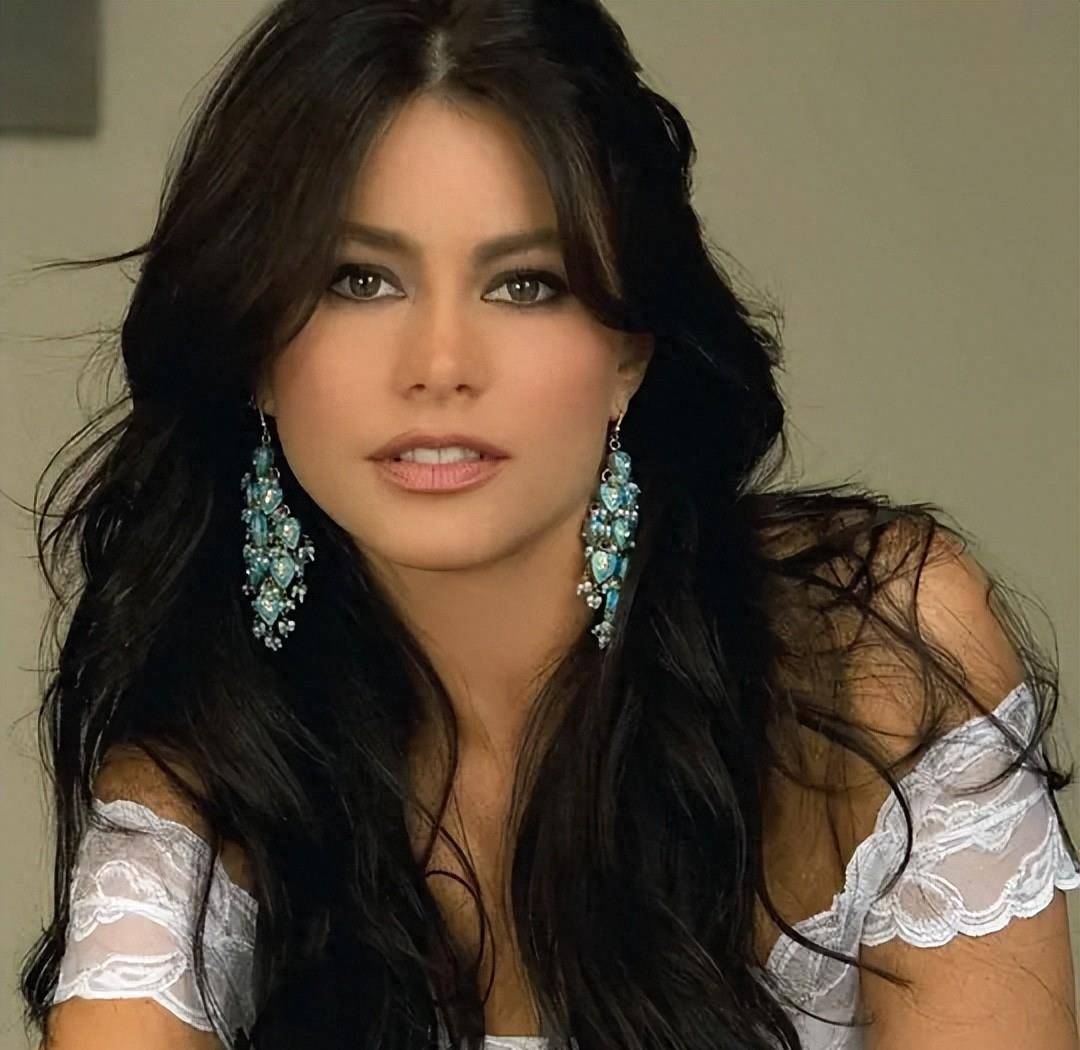 全球最美女性之首 汤姆克鲁斯都得不到的拉丁大美人_索菲亚·维加拉