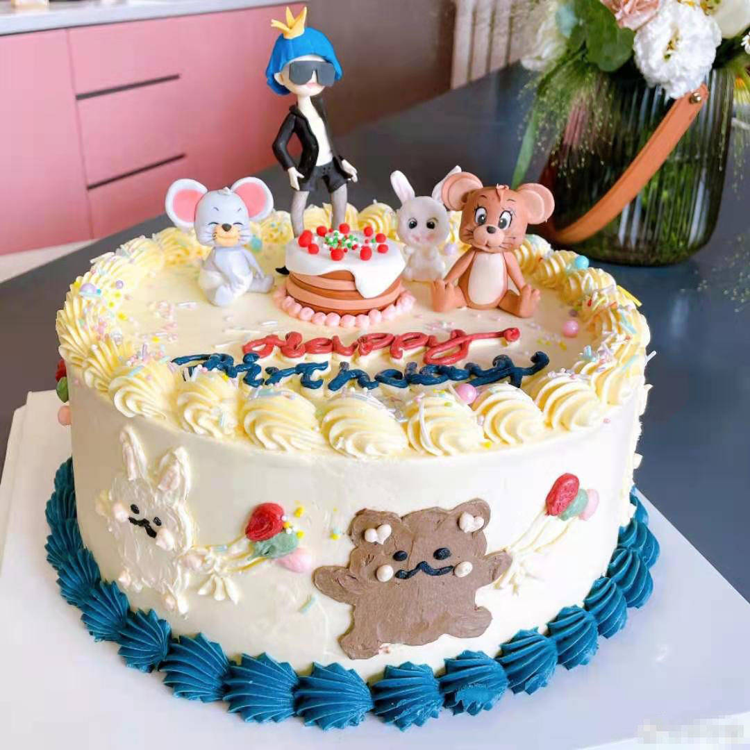 李宇春晒独特生日庆生礼 别出心裁的祝福让人"酒不醉而人自醉"_卡通