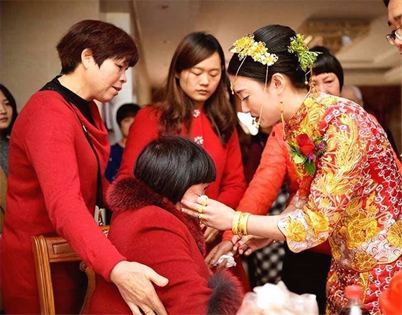 婚车环卫车相撞后续,车内照曝光,新郎新娘坐副驾,双方为独生子_原因