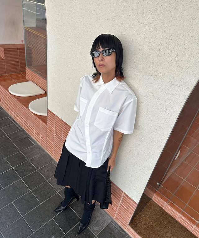 陈奕迅这老婆,估计除了他没人敢娶了吧?都50岁了,还这个模样