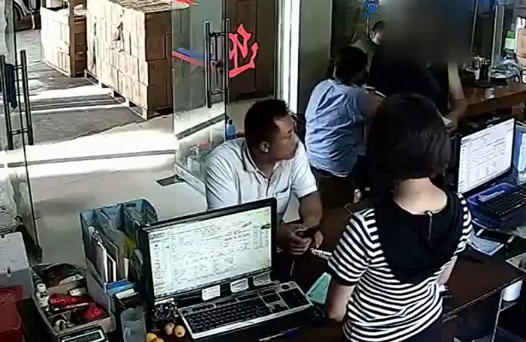 2018年，湖南警察在农户家中搜出230万现金，随后多人被判死刑